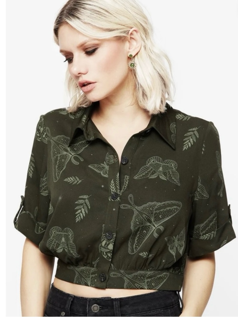 Disturbia Callopistria Moth Print Short Sleeve
Crop Shirt 8